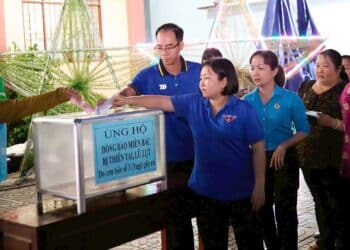 Viện IMRIC – Viện IRLIE; Tạp chí Doanh nghiệp và Trang trại Việt Nam tổ chức lễ hội Trung thu – Trao quà cho trẻ em nghèo, hiếu học tại huyện Mỏ Cày Nam