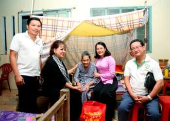Bến Tre: Thăm và chúc tết Mẹ Việt Nam anh hùng nhân dịp Tết Nguyên đán xuân Ất Tỵ 2025