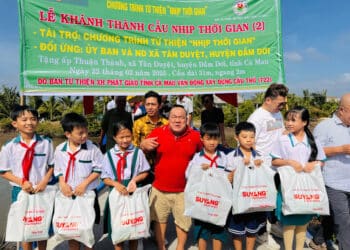 Huyện Đầm Dơi, tỉnh Cà Mau: Khánh thành, đưa vào sử dụng 2 cầu dân sinh “Nhịp Thời Gian” tại xã Tân Thuận và Tân Duyệt