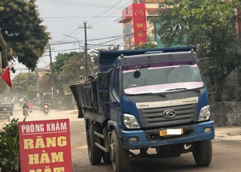 Công trình thi công dang dở gây ô nhiễm kéo dài: Một ví dụ điển hình của vi phạm môi trường