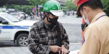 Trách nhiệm của công ty chủ quản ở đâu khi tài xế ‘xe ôm’ công nghệ vi phạm giao thông?