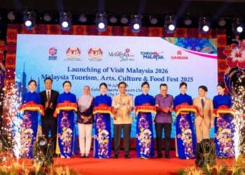 Rực rỡ sắc màu tại “Lễ hội Du lịch, Nghệ thuật, Văn hóa và Ẩm thực Malaysia 2025”
