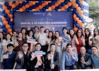 Công nghệ robot làm khay niềng răng tại SingapoDent – bước ngoặt mới cho nha khoa Việt Nam