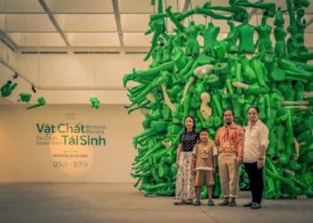 Rác sĩ “khùng” Nguyễn Quốc Dân người biến những thứ bỏ đi thành tác phẩm nghệ thuật