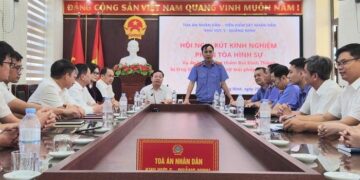 Phối hợp tổ chức rút kinh nghiệm phiên tòa xét xử vụ án hình sự