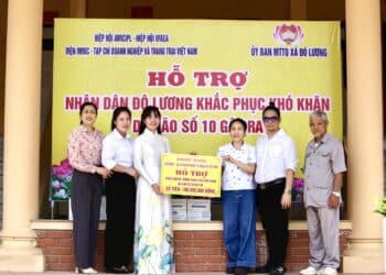 Hiệp hội AVRCIPL phối hợp Hiệp hội VCCDA và Viện IMRIC; Viện IRLIE sẻ chia với đồng bào bị ảnh hưởng bão lũ xã Đô Lương (tỉnh Nghệ An)