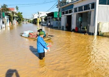 Phát động ủng hộ đồng bào bị thiệt hại do bão, lũ tại xã Đô Lương (tỉnh Nghệ An)