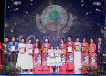 Hành Trình Kết Nối Yêu Thương Việt Nam nhiều cảm xúc đong đầy của 10 năm một chặngđường gắn kết yêu thương