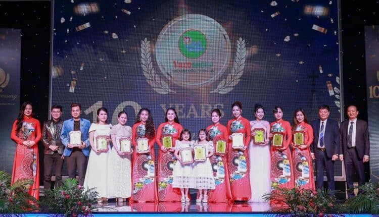 Hành Trình Kết Nối Yêu Thương Việt Nam nhiều cảm xúc đong đầy của 10 năm một chặngđường gắn kết yêu thương