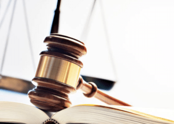 Ông Hồ Minh Sơn phân tích tình huống pháp lý liên quan Phạm Văn Khoa vừa bị bắt và chơi bài vui dịp Tết cho doanh nghiệp thành viên Viện IMRIC và Viện IRLIE