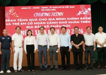 Hiệp hội Nghiên cứu, Tư vấn về Chính sách, pháp luật cho hoạt động đầu tư tại Việt Nam mang Tết ấm áp đến người dân xã Châu Đức (TP.HCM)