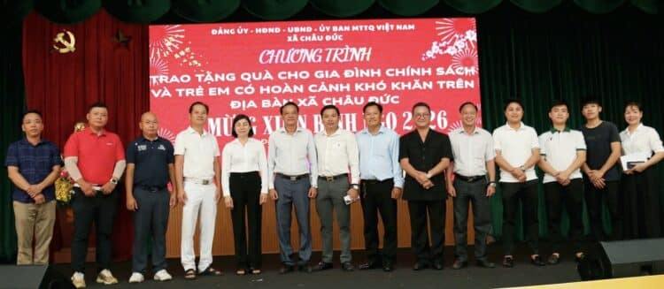 Hiệp hội Nghiên cứu, Tư vấn về Chính sách, pháp luật cho hoạt động đầu tư tại Việt Nam mang Tết ấm áp đến người dân xã Châu Đức (TP.HCM)