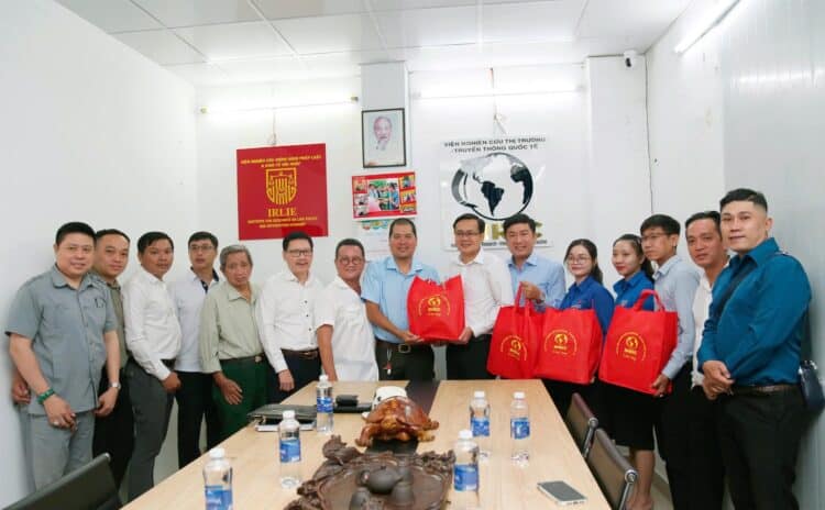 Viện IMRIC và Viện IRLIE tiếp và làm việc với Ban Thường vụ Tỉnh Đoàn Vĩnh Long