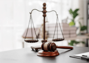 Luật gia Hồ Minh Sơn: Tình huống pháp lý liên quan tài xế Range Rover chọc thủng lốp xe SH và Nguyễn Văn Hoàng bị bắt, do nhân viên ngân hàng trình báo?