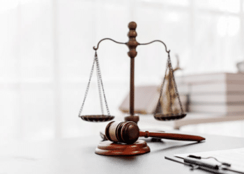 Luật gia Hồ Minh Sơn thông tin về Nghị định số 59/2026/NĐ-CP và Luật Đầu tư: Xử phạt trục xuất người nước ngoài – Một số ngành, nghề cấm đầu tư kinh doanh